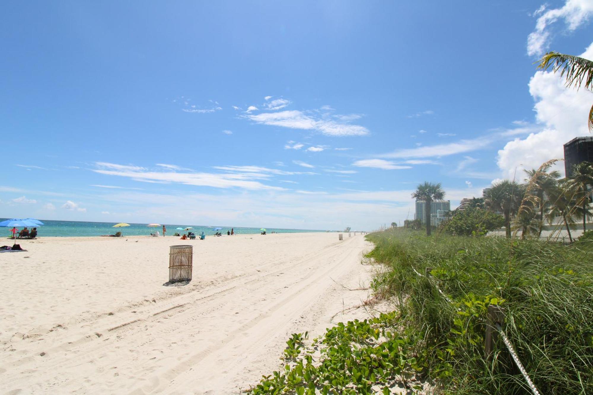 Large Corner Apartment For Up To 4 Guests With Free Parking And Direct Beach Access Miami Beach Eksteriør billede